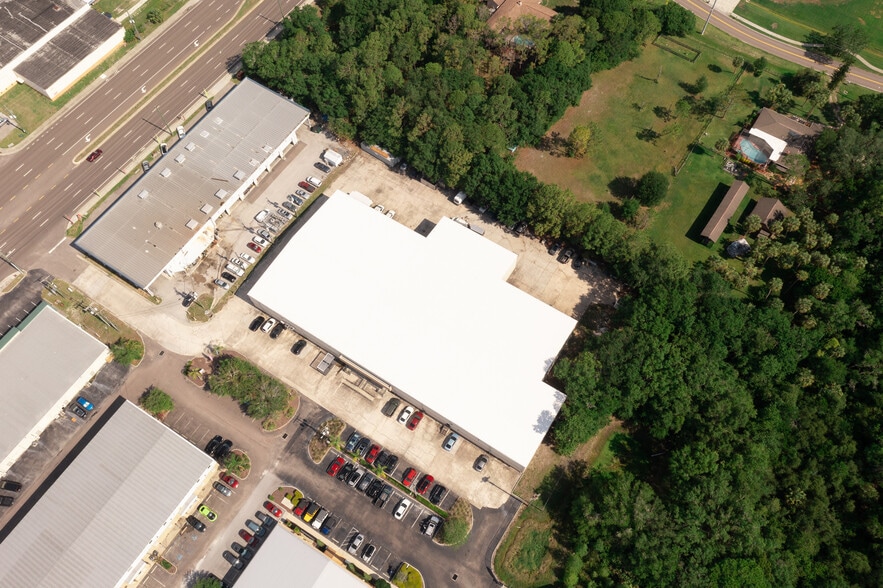 More Photos Of 9937 Race Track Rd, Tampa Manufacturing For Lease