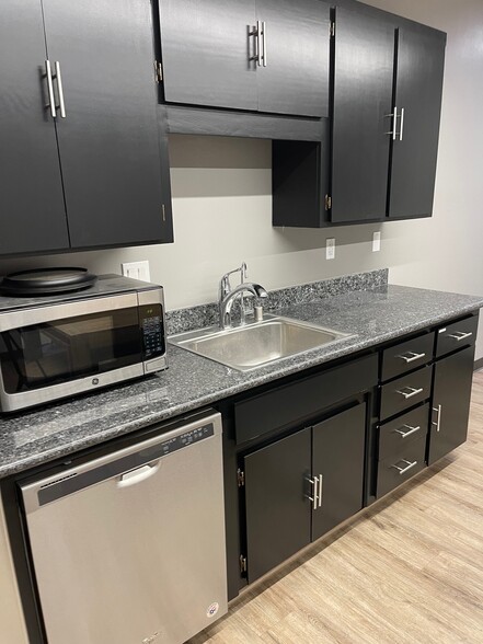 More Photos Of 2186 Rheem Dr, Pleasanton Research And Development For Lease