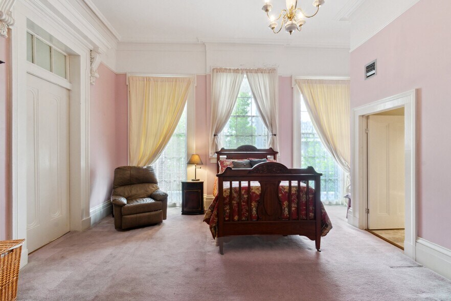 More Photos Of 1410 Jackson Ave, New Orleans Lodge Meeting Hall For Sale