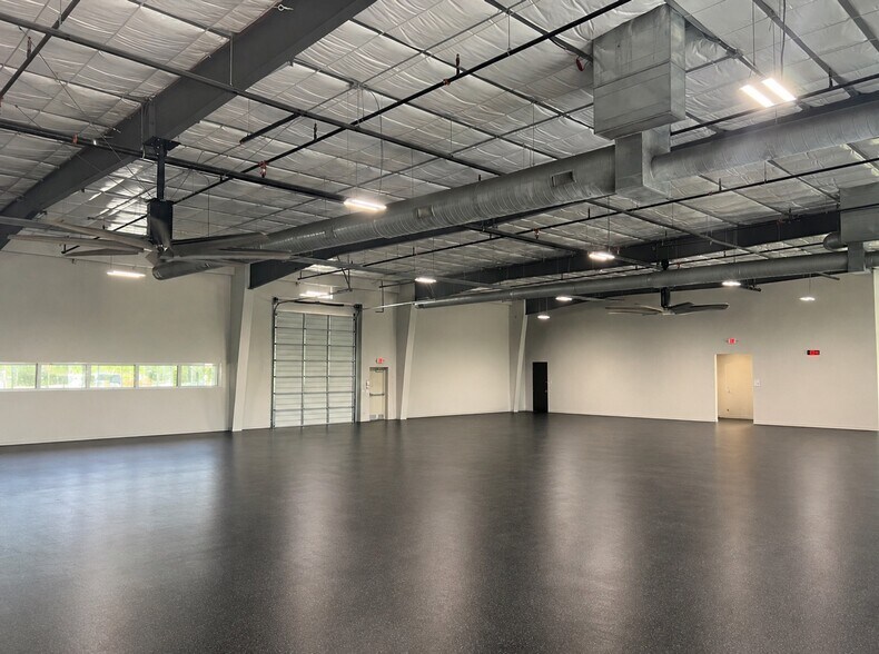 More Photos Of 410 Genesis Blvd, Webster Light Distribution For Lease