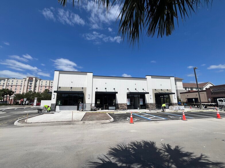 More Photos Of 5463 Gateway Village Cir, Orlando Unknown For Lease