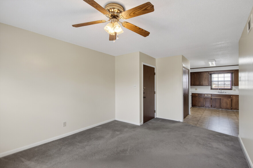 More Photos Of 701 E 4th St, Carlisle Apartments For Sale