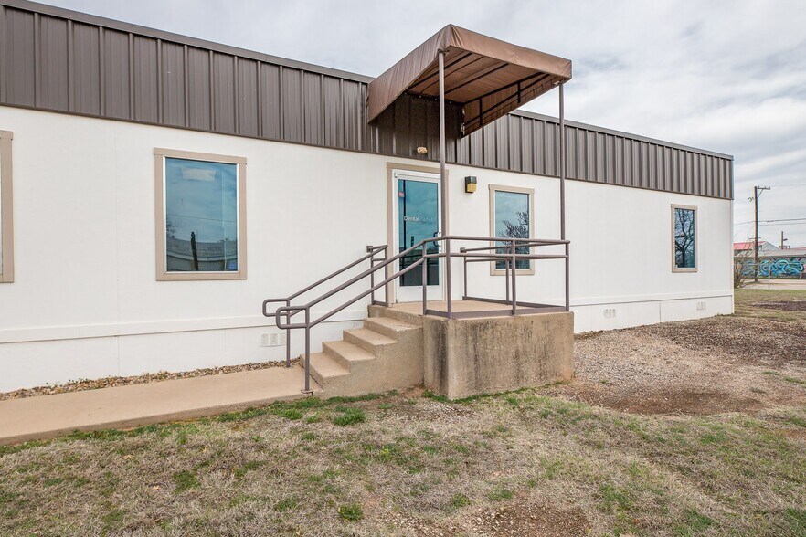 More Photos Of 707 N Scott Ave, Wichita Falls Office Residential For Lease