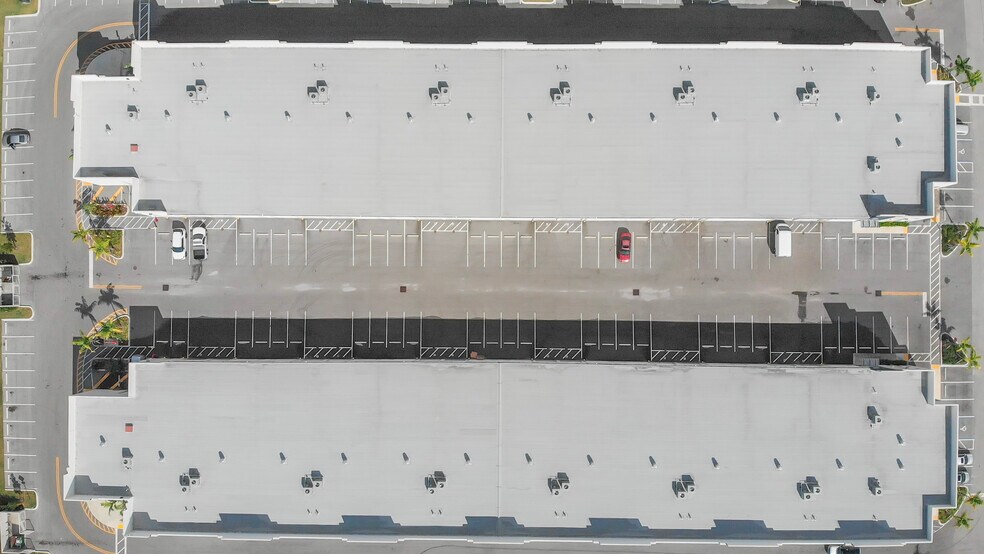 More Photos Of 21000 Sheridan St, Fort Lauderdale Warehouse For Lease