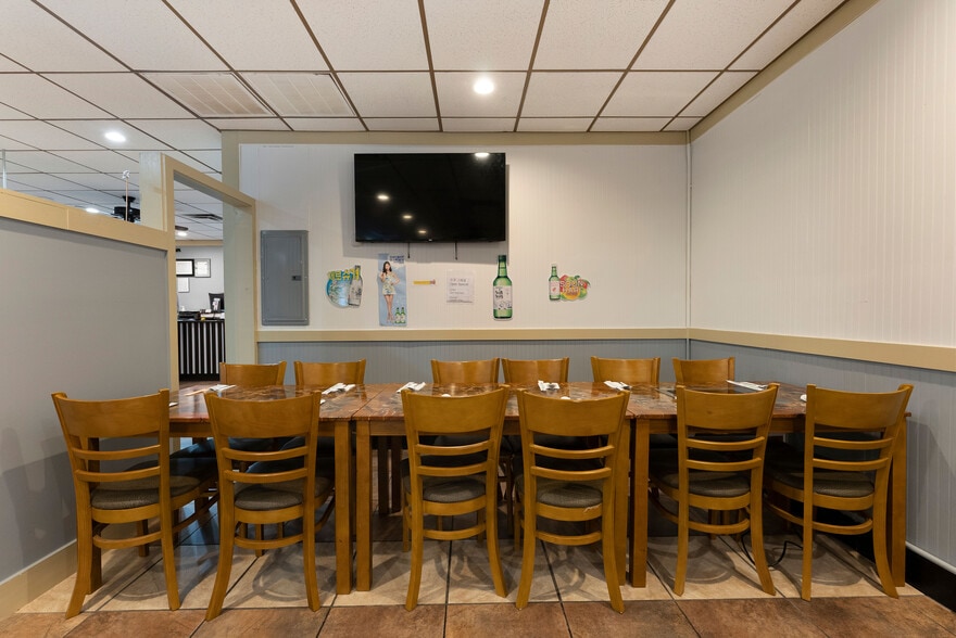 More Photos Of 140 E Felton Rd, Cartersville Restaurant For Sale