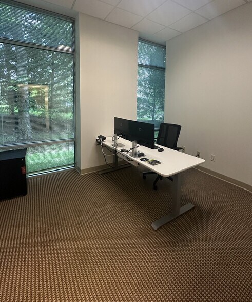 More Photos Of 13421 Manchester Rd, Saint Louis Office For Lease