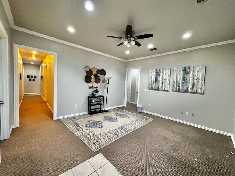 More Photos Of 702 Hunters Row Ct, Mansfield Office For Lease