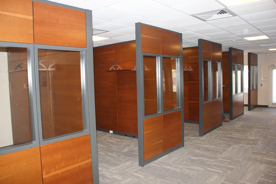 More Photos Of 907 S Woodland Blvd, Deland Office For Sale