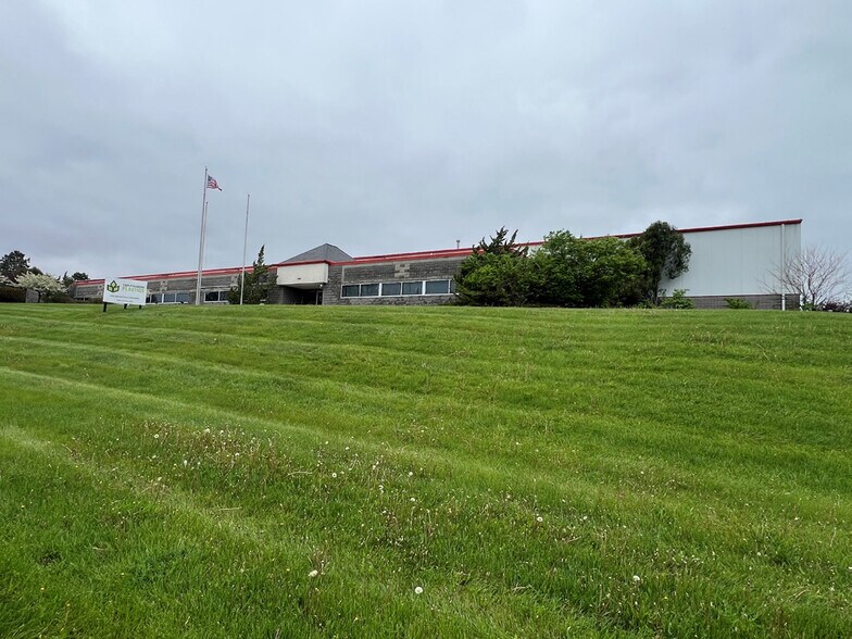 More Photos Of 530 Industrial Pky, Jonesville Manufacturing For Lease