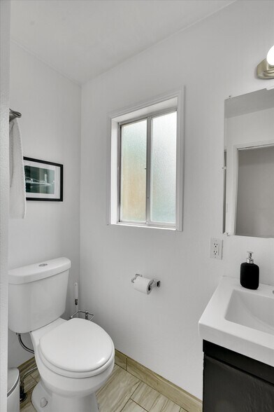 More Photos Of 828 Hill St, Santa Monica Apartments For Sale