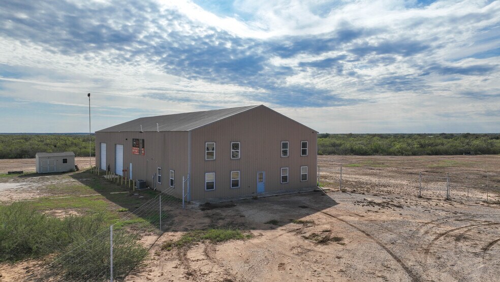 Primary Photo Of 193 Welco Ln, Jourdanton Warehouse For Sale