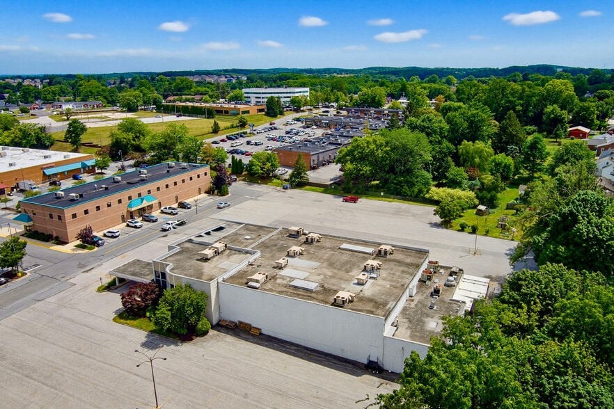More Photos Of 505 Jermor Ln, Westminster Restaurant For Lease