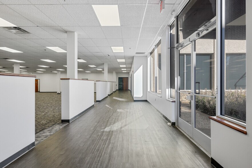 More Photos Of 500 W Main St, Hendersonville Freestanding For Lease