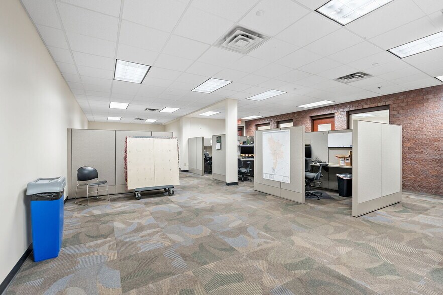 More Photos Of 2905 Lexington Ave S, Eagan Flex For Sale