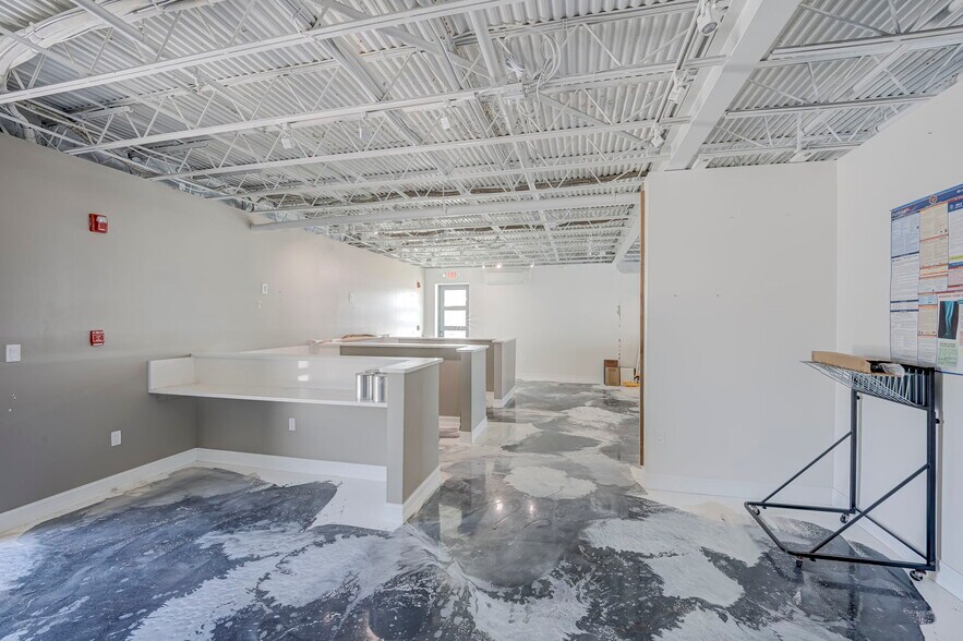 More Photos Of 1161-1165 Estero Blvd, Fort Myers Storefront Retail Residential For Sale