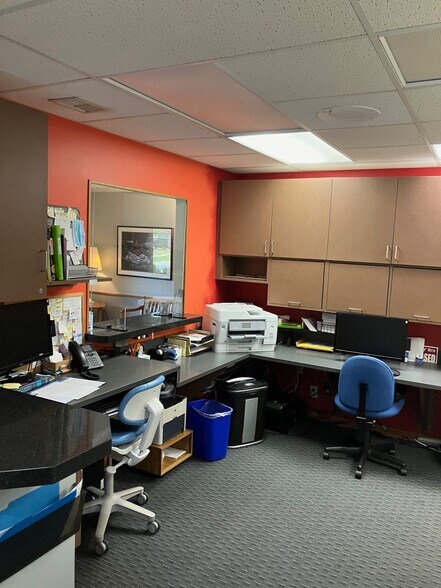 More Photos Of 1305 Chestnut St, West Bend Medical For Lease