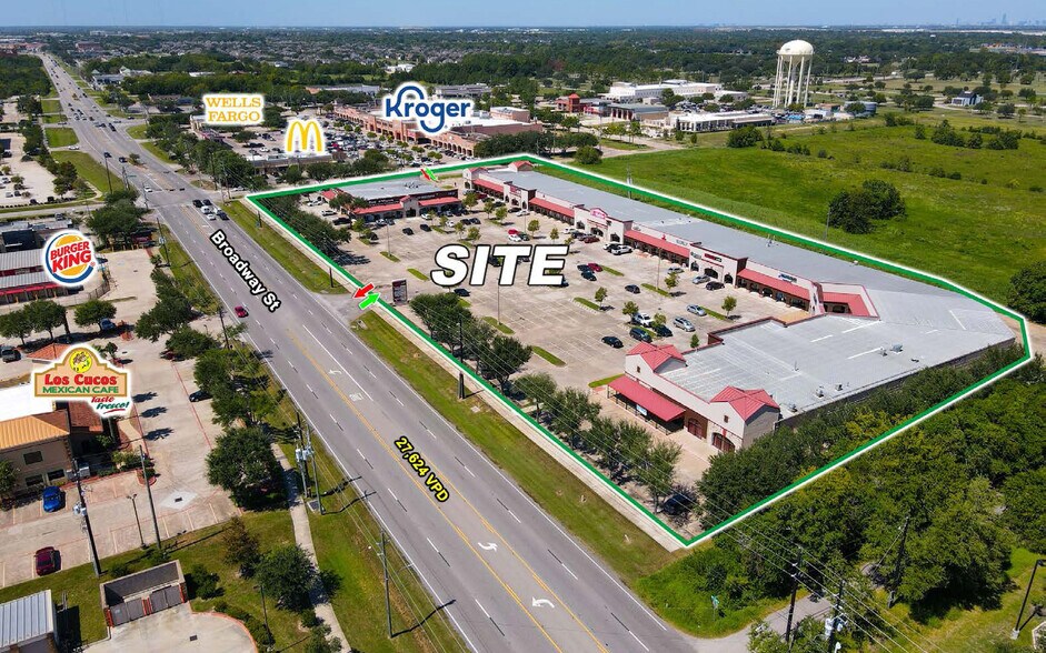 More Photos Of 8201-8209 Broadway St, Pearland Unknown For Lease