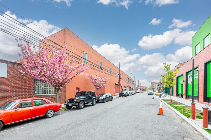 More Photos Of 34-19 10th St, Astoria Manufacturing For Sale