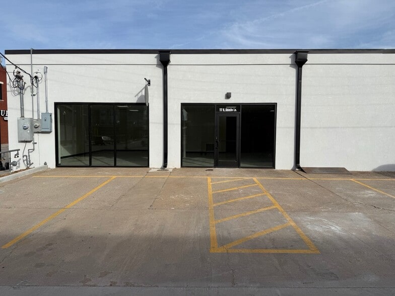Primary Photo Of 117 N Shields Ln, Bixby Storefront Retail Office For Lease