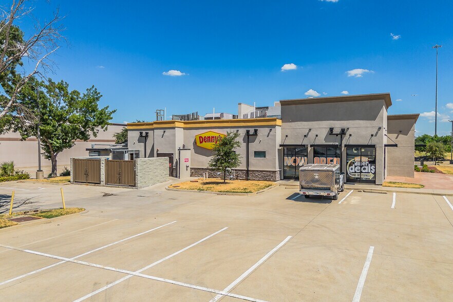 More Photos Of 2655 E Grapevine Mills Cir, Grapevine Restaurant For Sale