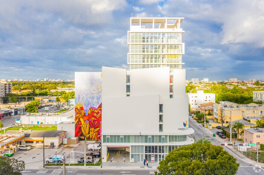 More Photos Of 420 SW 7th St, Miami Office For Lease