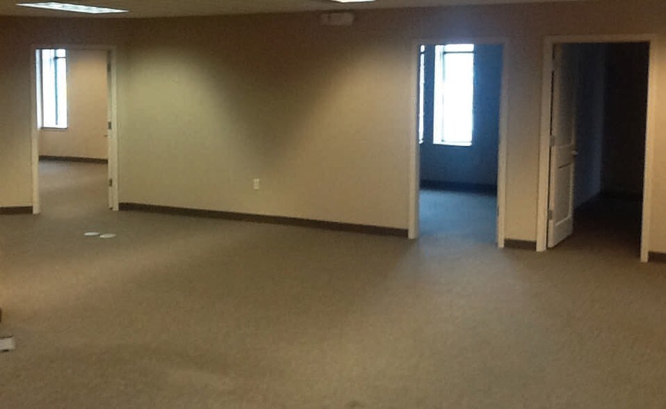 More Photos Of 1045 James St, Syracuse Medical For Lease