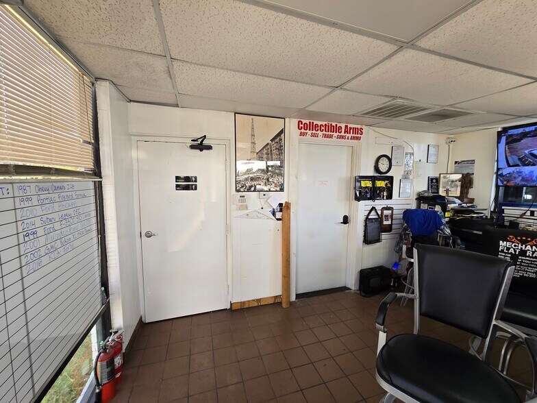 More Photos Of 1137 US Highway 19, Holiday Auto Repair For Sale