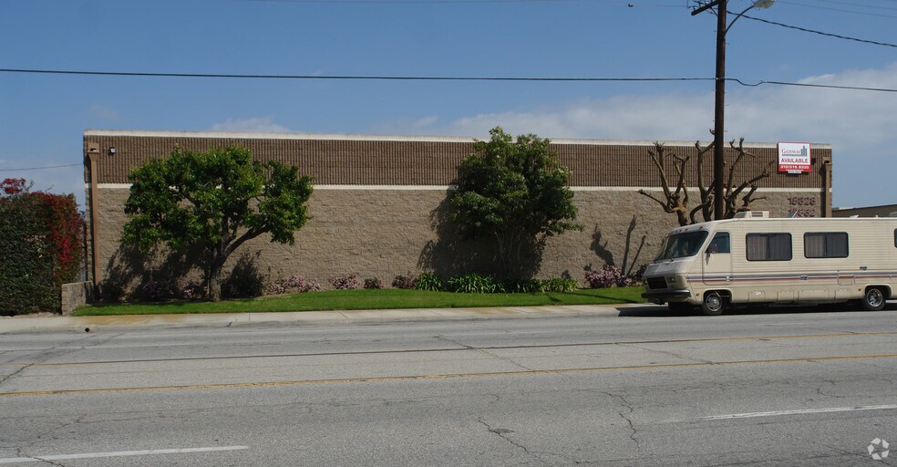 More Photos Of 15832 S Broadway St, Gardena Warehouse For Lease