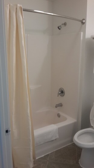 More Photos Of 229 S Interstate 35, Pearsall Hotel For Sale