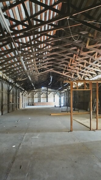 More Photos Of 216 N E St, Madera Warehouse For Sale