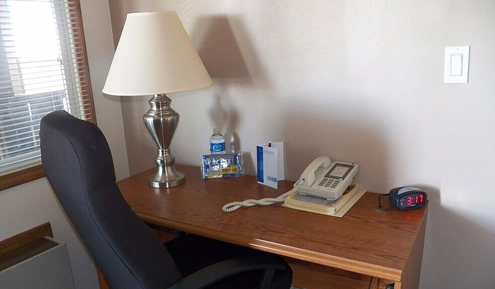 More Photos Of 518 W Montana Ave, Baker Hotel For Sale