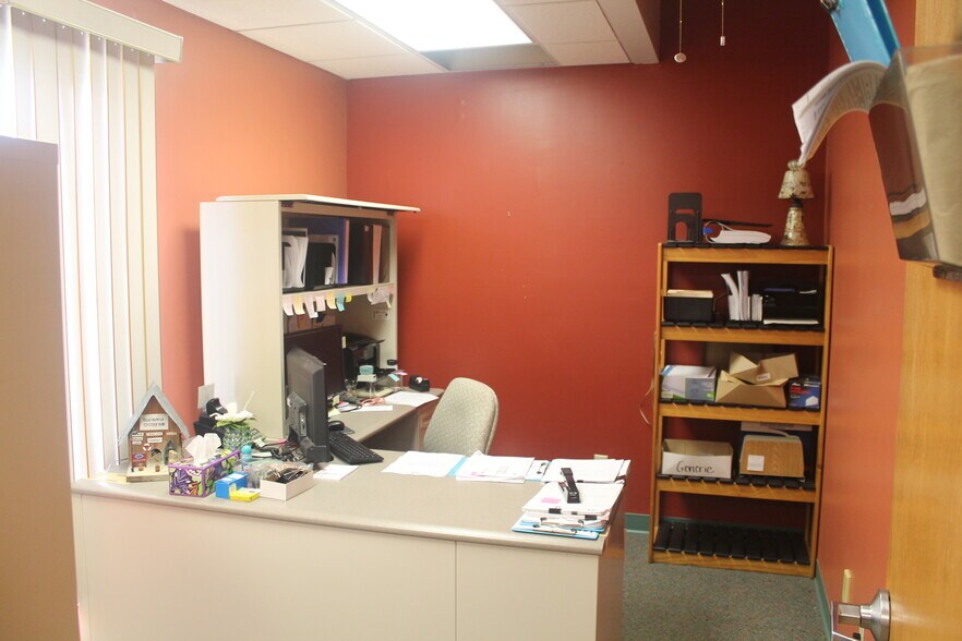 More Photos Of 1235 Cedar Ct, Carbondale Medical For Sale