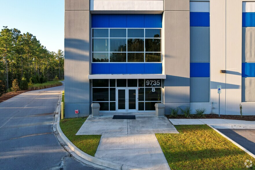 More Photos Of 9735 Patriot Blvd, Ladson Manufacturing For Lease