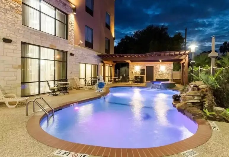 More Photos Of 120 S Main St, Jewett Hotel For Sale