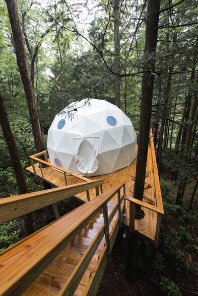 More Photos Of 242 Cave Road Holw, Rogers Hotel For Sale