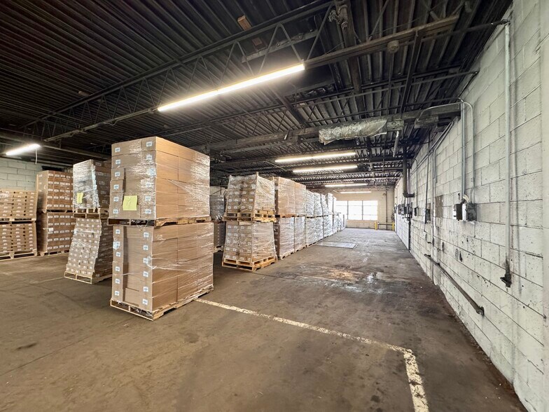 More Photos Of 400 Davis Street, Bushnell Manufacturing For Sale