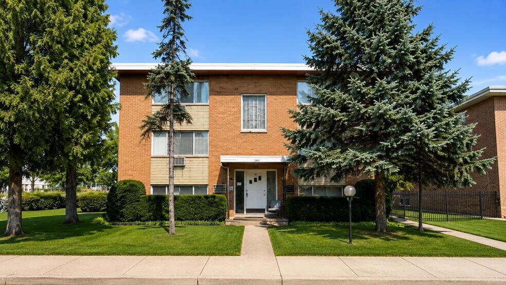 Primary Photo Of 8047 W Foster Ln, Niles Apartments For Sale