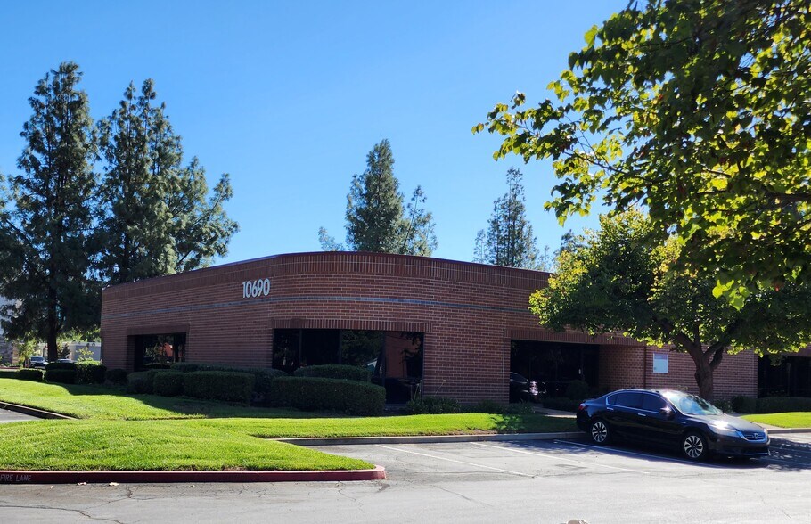 More Photos Of 10690 White Rock Rd, Rancho Cordova Office For Sale