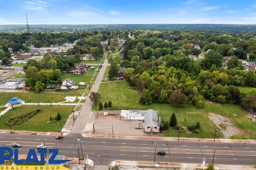 More Photos Of 2550 Market St, Youngstown Freestanding For Sale