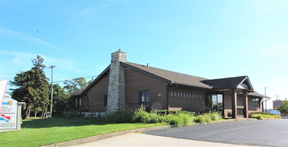 Primary Photo Of 1640 Axtell Dr, Troy Medical For Lease