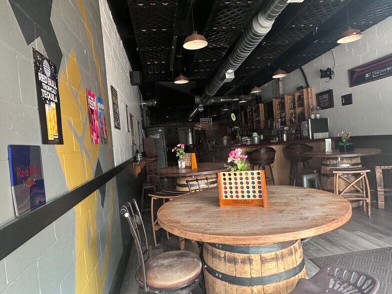More Photos Of 1357 Central Ave, Middletown Storefront For Sale