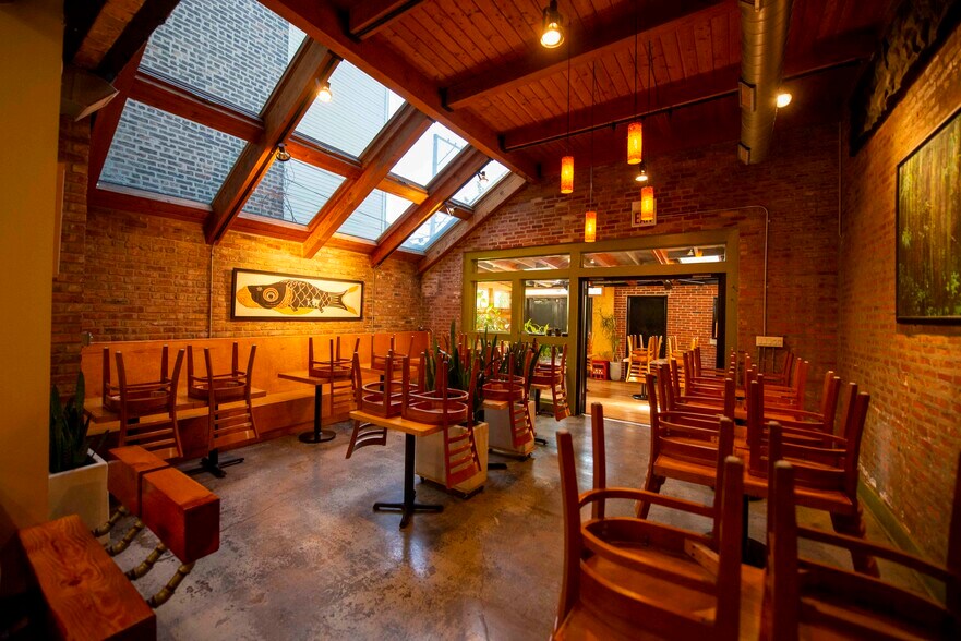 More Photos Of 1829 W Chicago Ave, Chicago Storefront Retail Residential For Lease