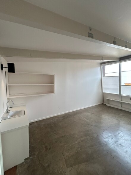 More Photos Of 4916 Kelvin Dr, Houston Freestanding For Sale