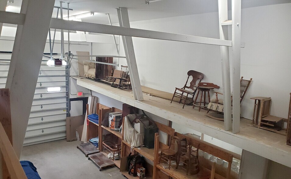 More Photos Of 127-135 NW Van Buren St, Topeka Warehouse For Sale