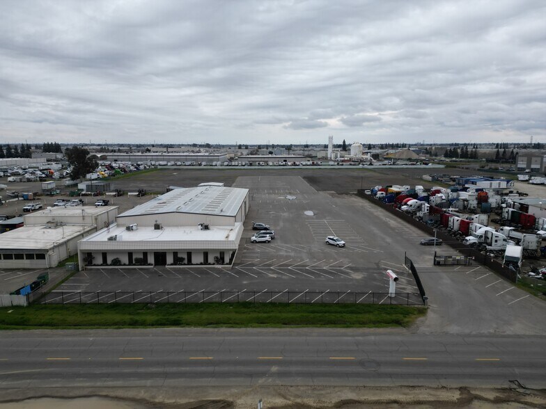 Primary Photo Of 8732 Fruitridge Rd, Sacramento Warehouse For Lease