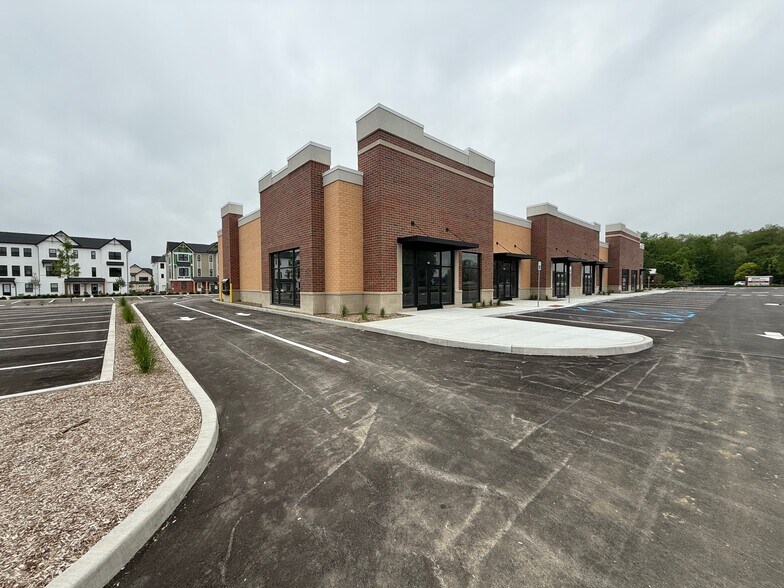 More Photos Of 17576 Alba Ln, Westfield Storefront For Lease