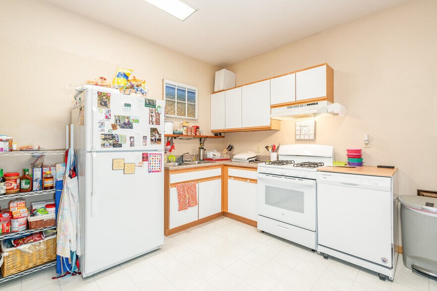 More Photos Of 503 E Russell Rd, Tecumseh Specialty For Sale