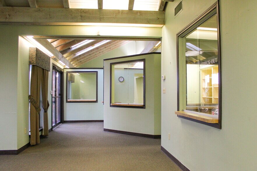 More Photos Of 326 Cooper St, Cedar Hill Medical For Lease