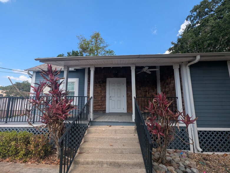 More Photos Of 209 E Badcock Blvd, Mulberry Office Residential For Lease