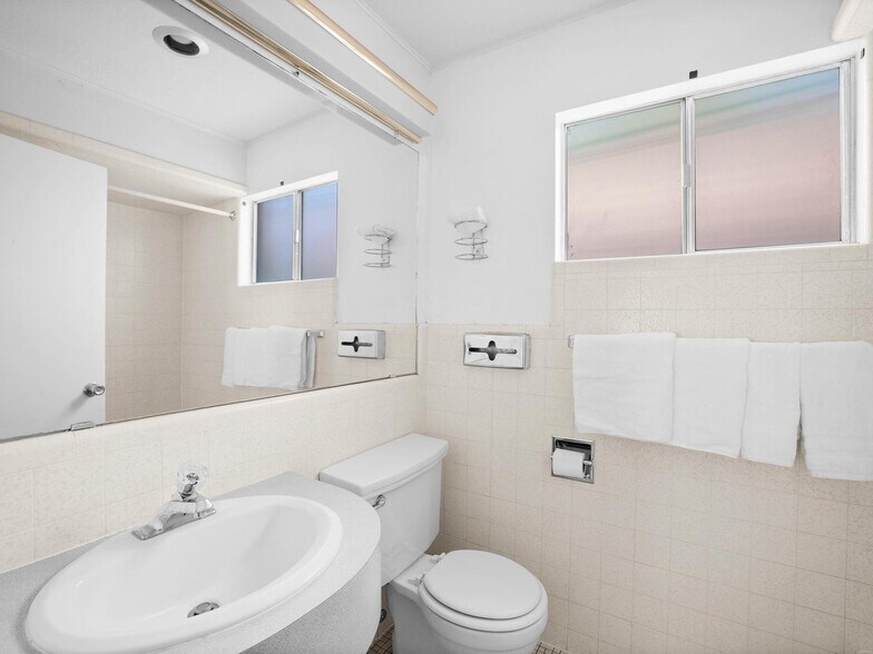 More Photos Of 145 S Main St, Richfield Hotel For Sale